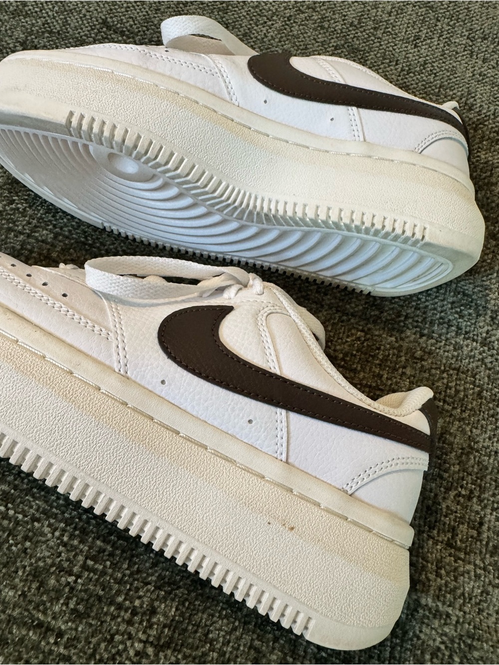 Nike Women’s Court Vision Alta Sneaker White/Black Size 6 - Picture 7 of 10